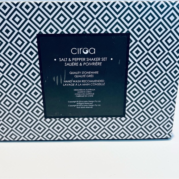 French Bulldog Salt and Pepper Shakers New in Box - Picture 3 of 4